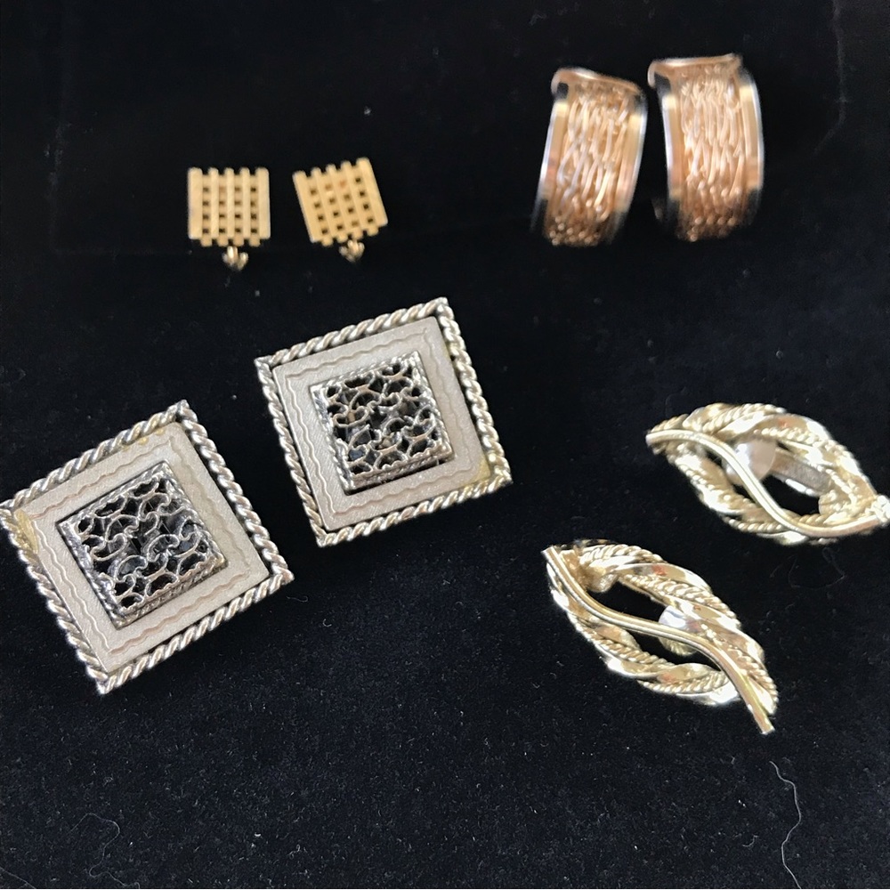 4 pairs of metal silver and gold toned vintage earrings